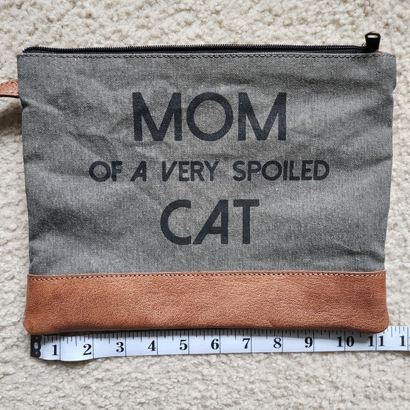 NWOT Cat Mom Wristlet - Picture 4 of 5